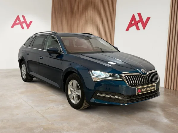 Skoda Superb (2022) — foto 12 van 30