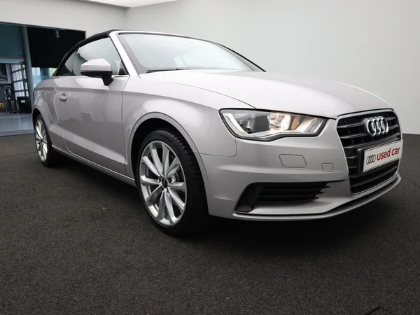 AUDI A3 Cabriolet (2015) — foto 13 van 21
