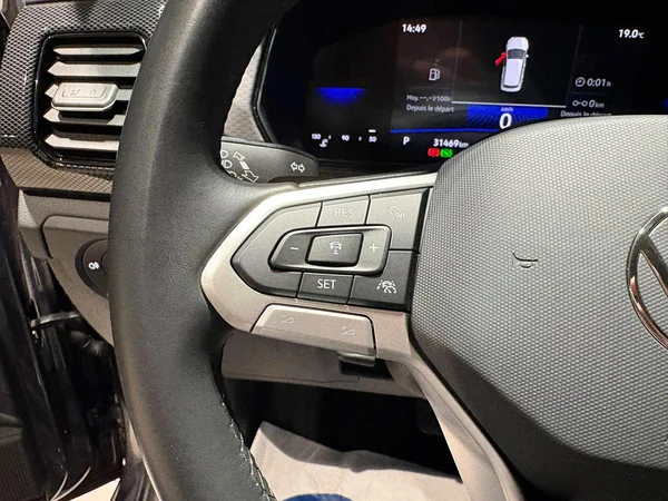 VOLKSWAGEN T-Cross (2025) — foto 2 van 19