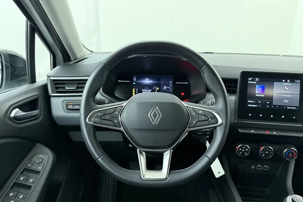 Renault Clio V Phase II (2025) — foto 2 van 17