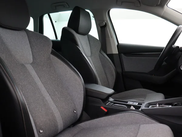 SKODA Octavia Combi (2024) — foto 18 van 18