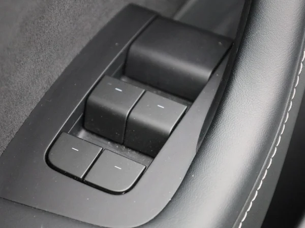 Tesla Model 3 (2023) — foto 29 van 42