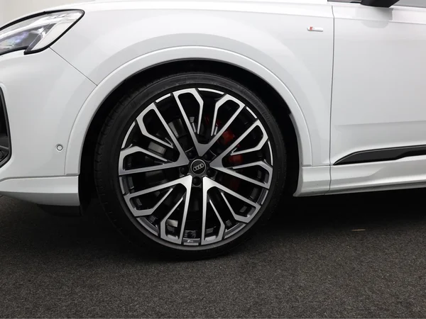 AUDI Q7 e-hybrid (PHEV) (2025) — foto 25 van 28