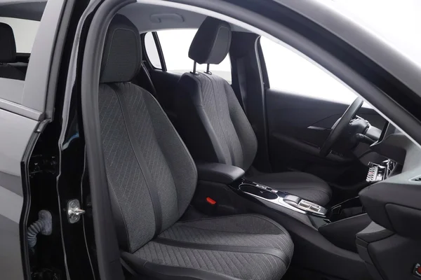 Peugeot E-208 (2025) — foto 6 van 74