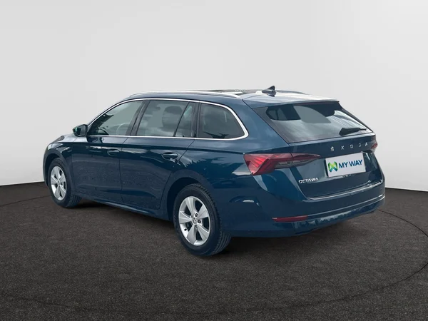 SKODA Octavia Combi (2023) — foto 8 van 18