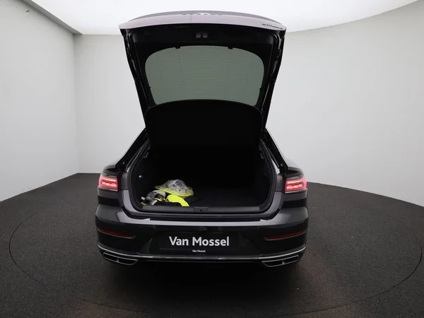 Volkswagen Arteon (2023) — foto 3 van 49