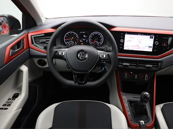 VOLKSWAGEN Polo (2018) — foto 4 van 20