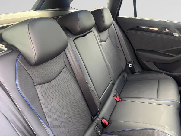 VOLKSWAGEN Passat SW (2025) — foto 8 van 9