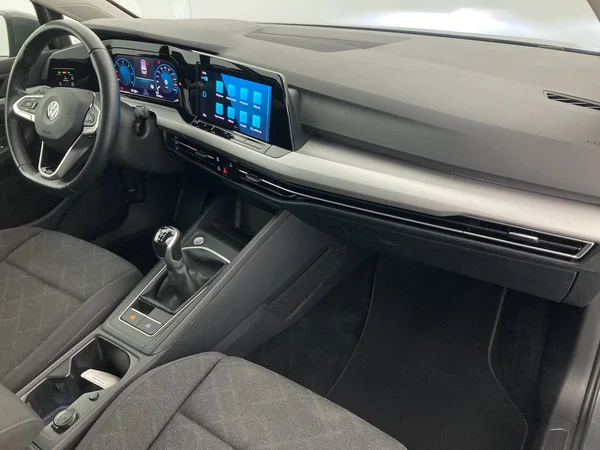VOLKSWAGEN Golf Variant VIII (2021) — foto 28 van 36