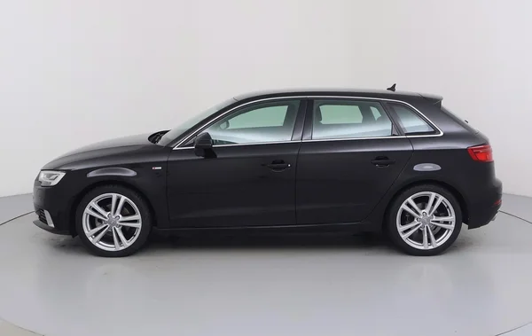 Audi A3 Sportback (2019) — foto 12 van 29