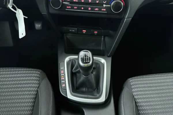 Kia Xceed (2023) — foto 4 van 19