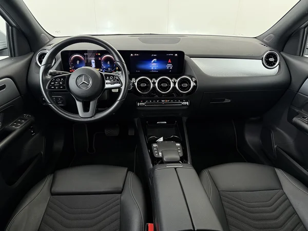 MERCEDES GLA 250 (2022) — foto 32 van 32