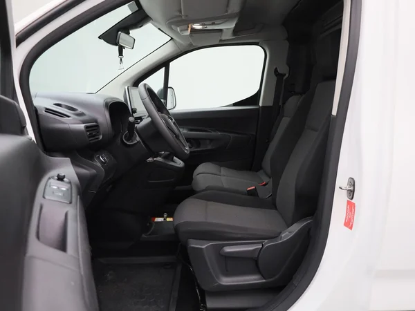 Opel Combo (2022) — foto 5 van 39