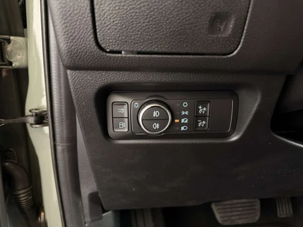 Ford Ranger — foto 15 van 22