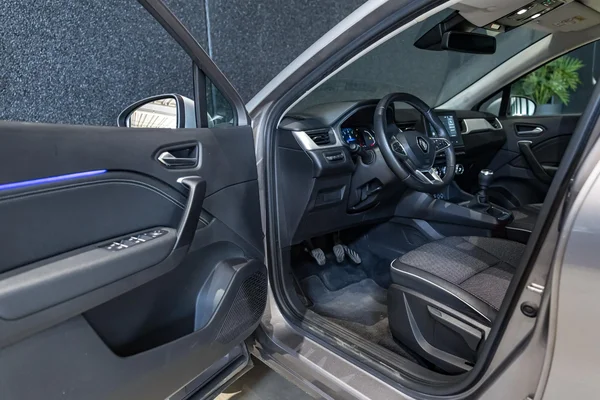 Renault Captur (2023) — foto 10 van 30
