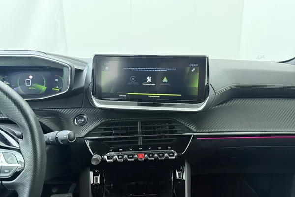 Peugeot 208 (2021) — foto 3 van 22