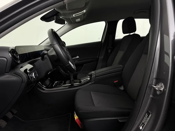 MERCEDES A 180 (2022) — foto 2 van 27
