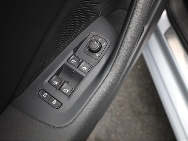 SKODA Superb Combi Dsl (2024) — foto 8 van 25