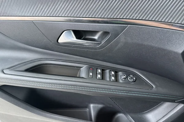 Peugeot 3008 (2024) — foto 8 van 21