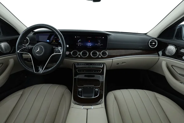 Mercedes-Benz E-Klasse (2021) — foto 3 van 16