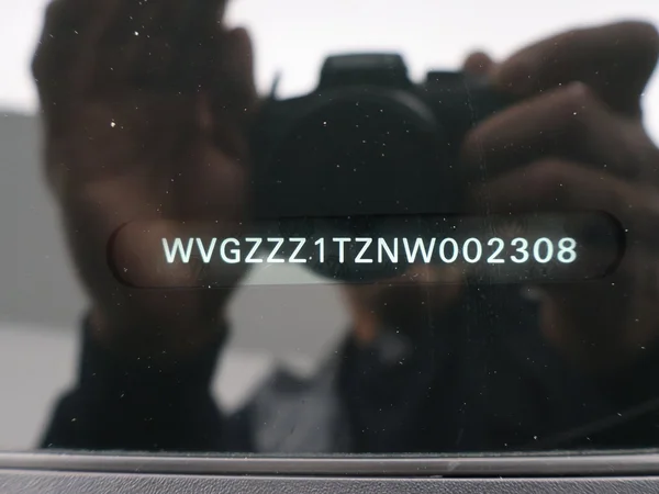 VOLKSWAGEN Touran (2021) — foto 24 van 28