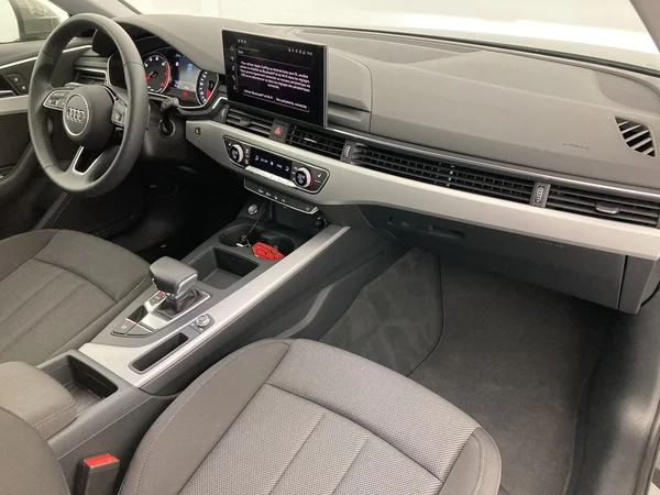 AUDI A4 Avant (2024) — foto 28 van 36