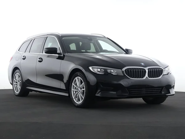 BMW 330 (2021) — foto 27 van 32