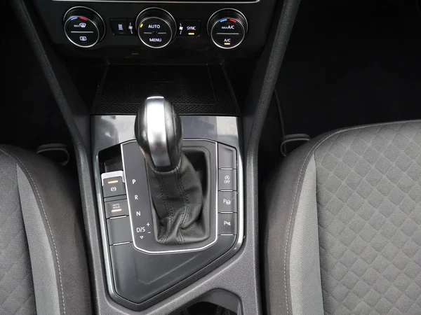 Volkswagen Tiguan (2020) — foto 16 van 27