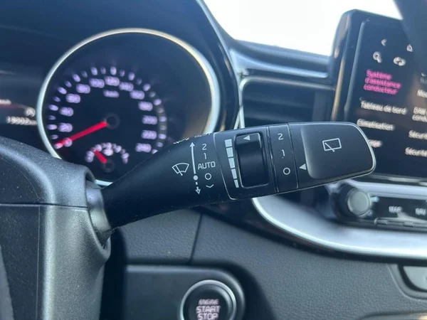 KIA XCeed (2024) — foto 19 van 31