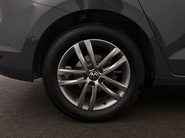 VOLKSWAGEN Touran (2025) — foto 13 van 19