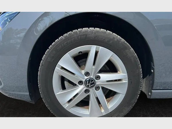 Volkswagen Golf VIII SW (2023) — foto 22 van 29
