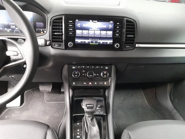 SKODA Karoq (2026) — foto 7 van 23