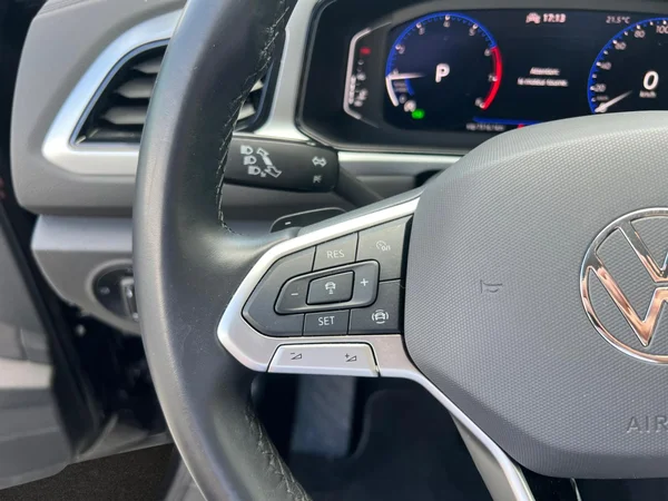 VOLKSWAGEN T-Roc (2022) — foto 4 van 24