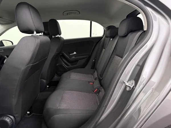 MERCEDES A 180 (2022) — foto 5 van 27
