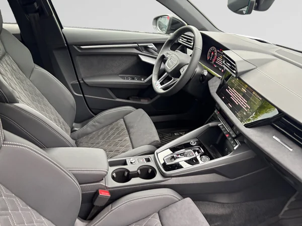 AUDI A3 Sedan (2025) — foto 3 van 24