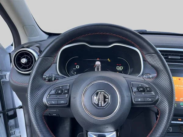 MG ZS (2024) — foto 2 van 16