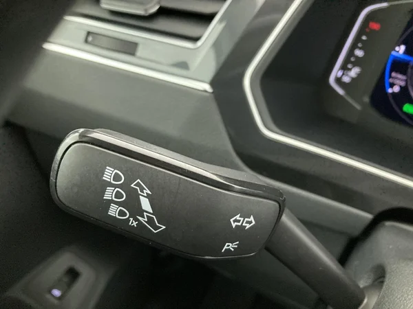 VOLKSWAGEN Tiguan Dsl (2022) — foto 25 van 36