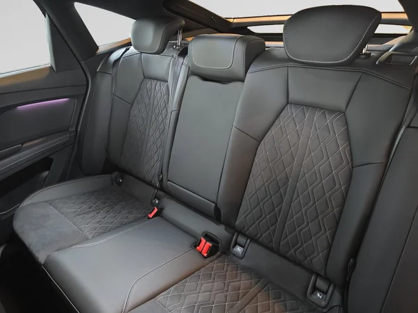 AUDI Q4 Sportback e-tron (2024) — foto 5 van 21
