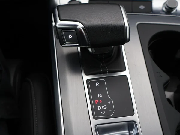 AUDI A6 SW PHEV (2020) — foto 15 van 32