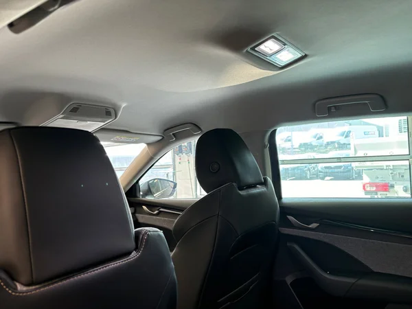 SKODA Octavia Combi (2025) — foto 6 van 24