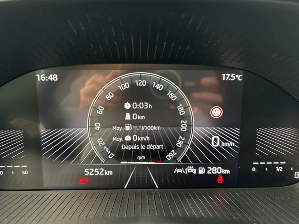 SKODA Fabia (2025) — foto 2 van 16