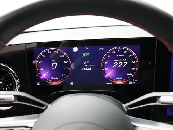 Mercedes-Benz CLA (2025) — foto 6 van 30
