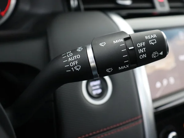 Land Rover Discovery Sport (2023) — foto 16 van 31