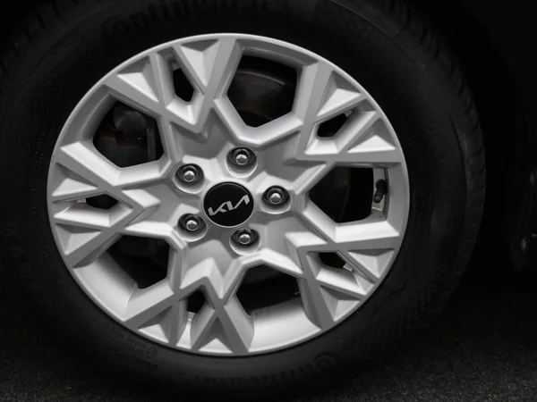 Kia cee'd (2023) — foto 6 van 41