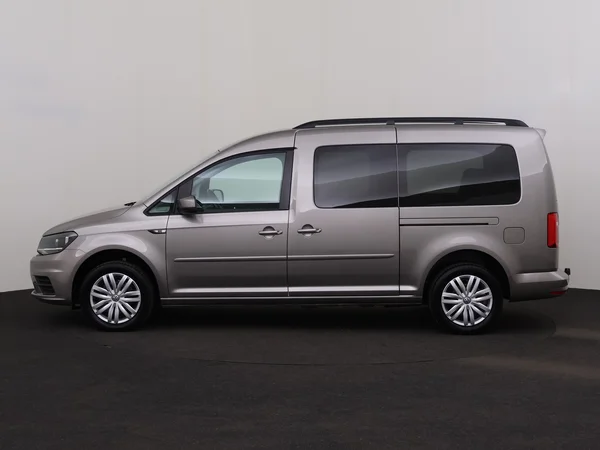VOLKSWAGEN Caddy (2019) — foto 12 van 28