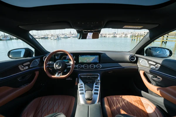 Mercedes-AMG GT (2023) — foto 17 van 48