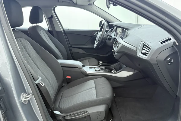 BMW 1 HATCH (2024) — foto 14 van 16