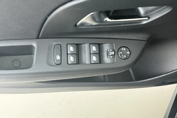 Opel Corsa (2023) — foto 5 van 22