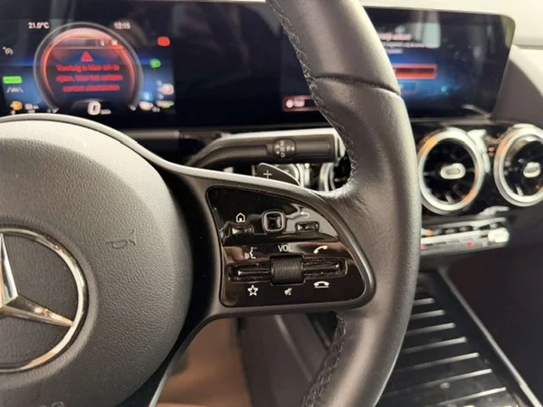 Mercedes-Benz GLA (2023) — foto 10 van 22