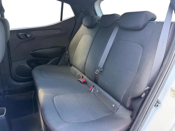 HYUNDAI i10 (2022) — foto 4 van 31
